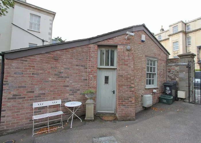 The Coach House, Clifton And Parking - Hopewell